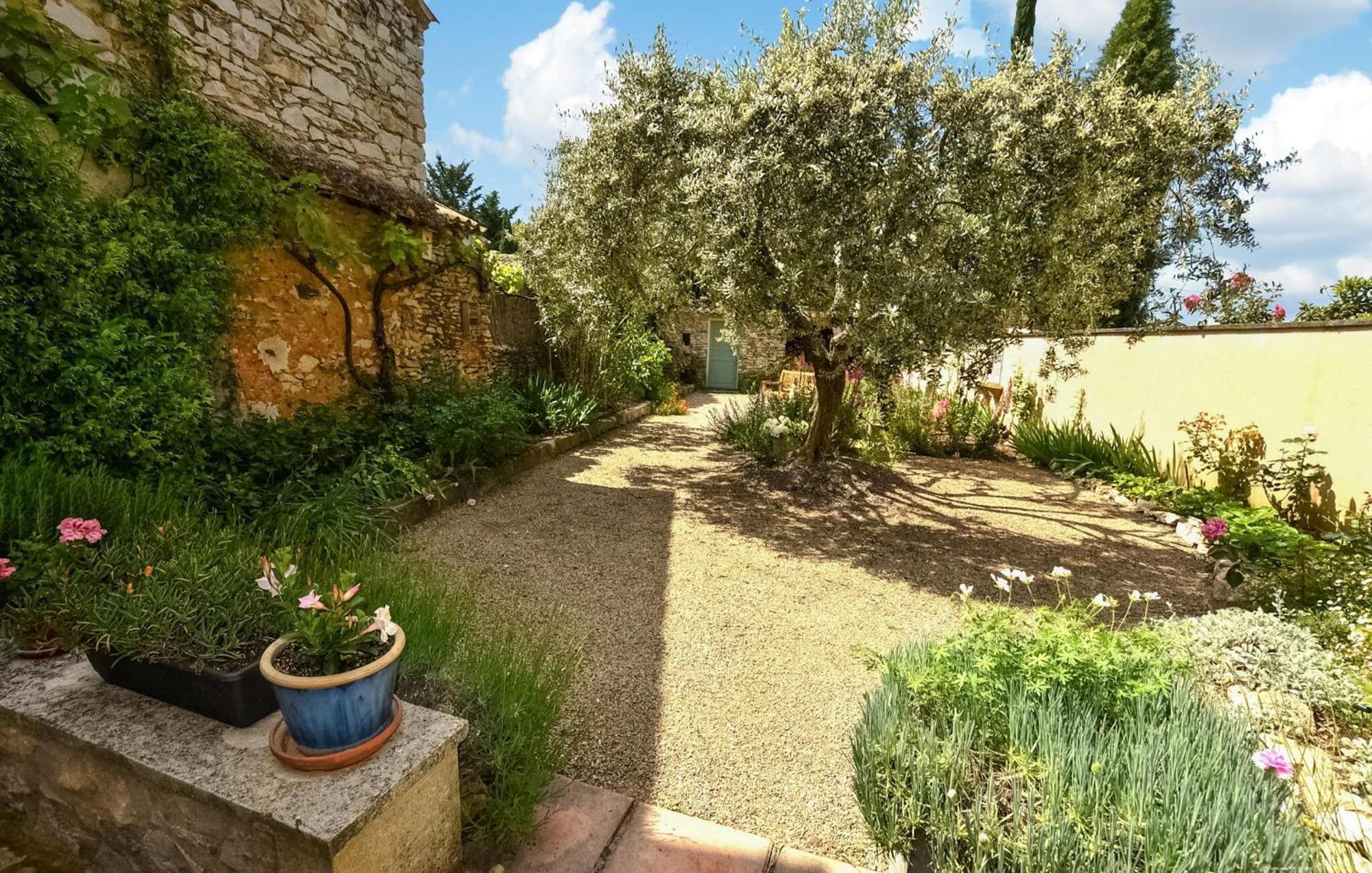 2 Bedroom Gorgeous Home In Villes-Sur-Auzon Kültér fotó
