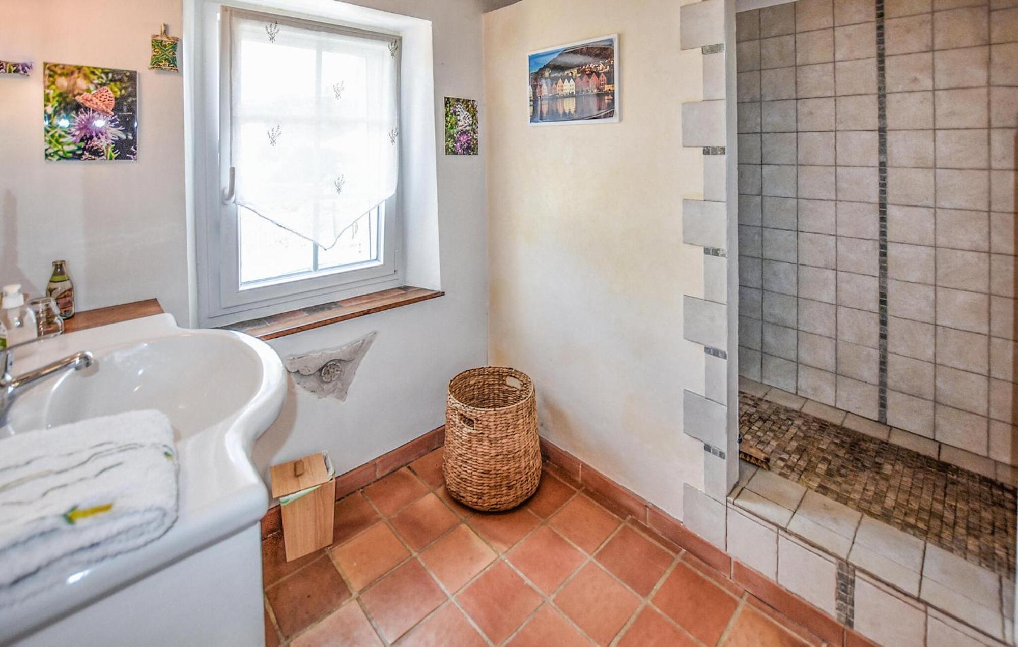 2 Bedroom Gorgeous Home In Villes-Sur-Auzon Kültér fotó